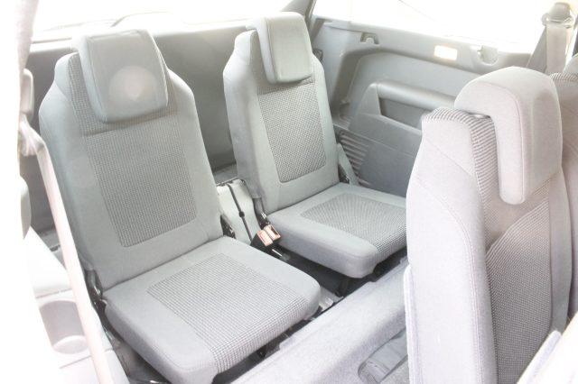 PEUGEOT 5008 1.6 HDi 115CV Business 7 POSTI