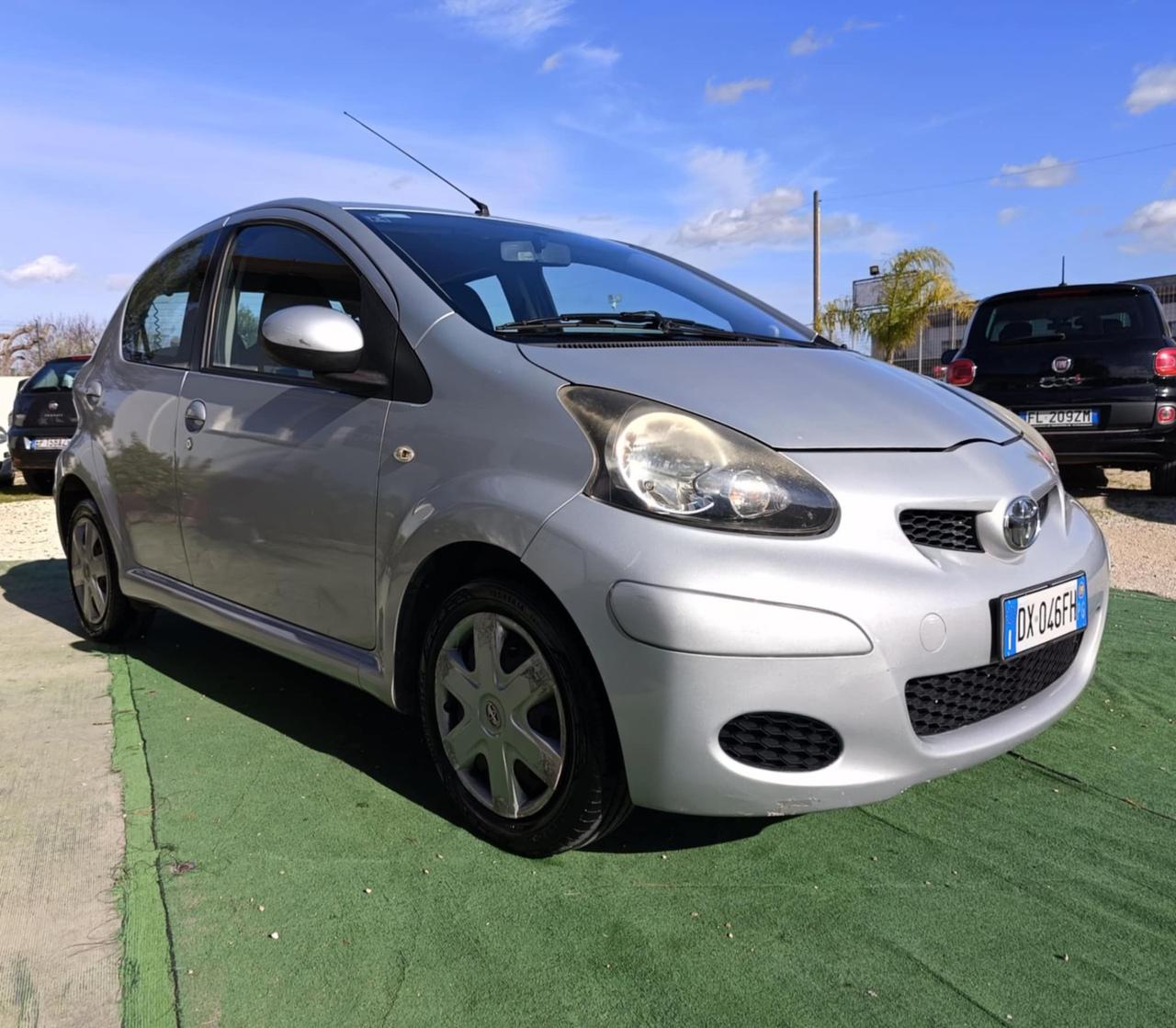 Toyota Aygo 1.0 12V VVT-i 5 porte 2009 - NEOPATENTATI