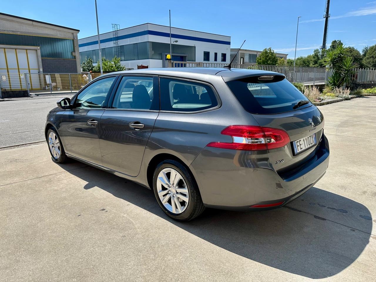 Peugeot 308 BlueHDi 120 S&S EAT6 SW Allure