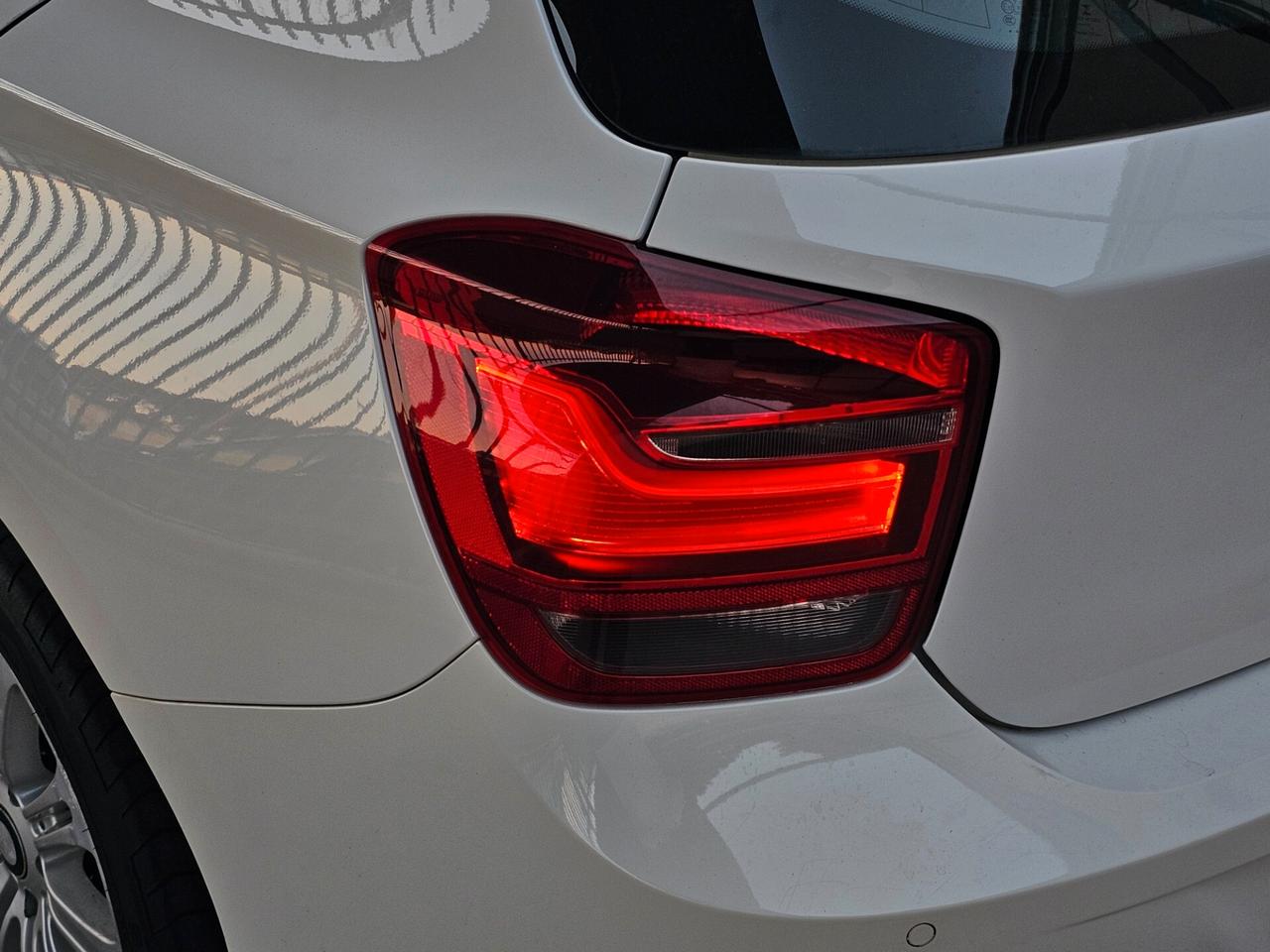 Bmw 116d 5p. Unique