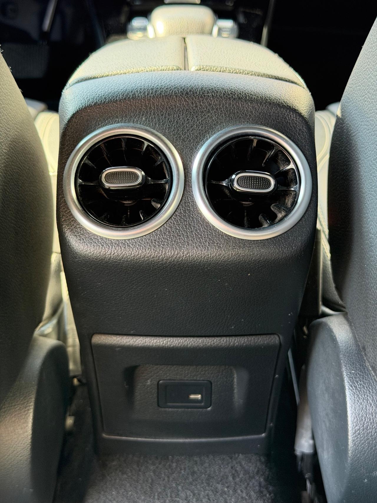 Mercedes A180d- 2.0 automatic business extra-Garanzia 12mesi