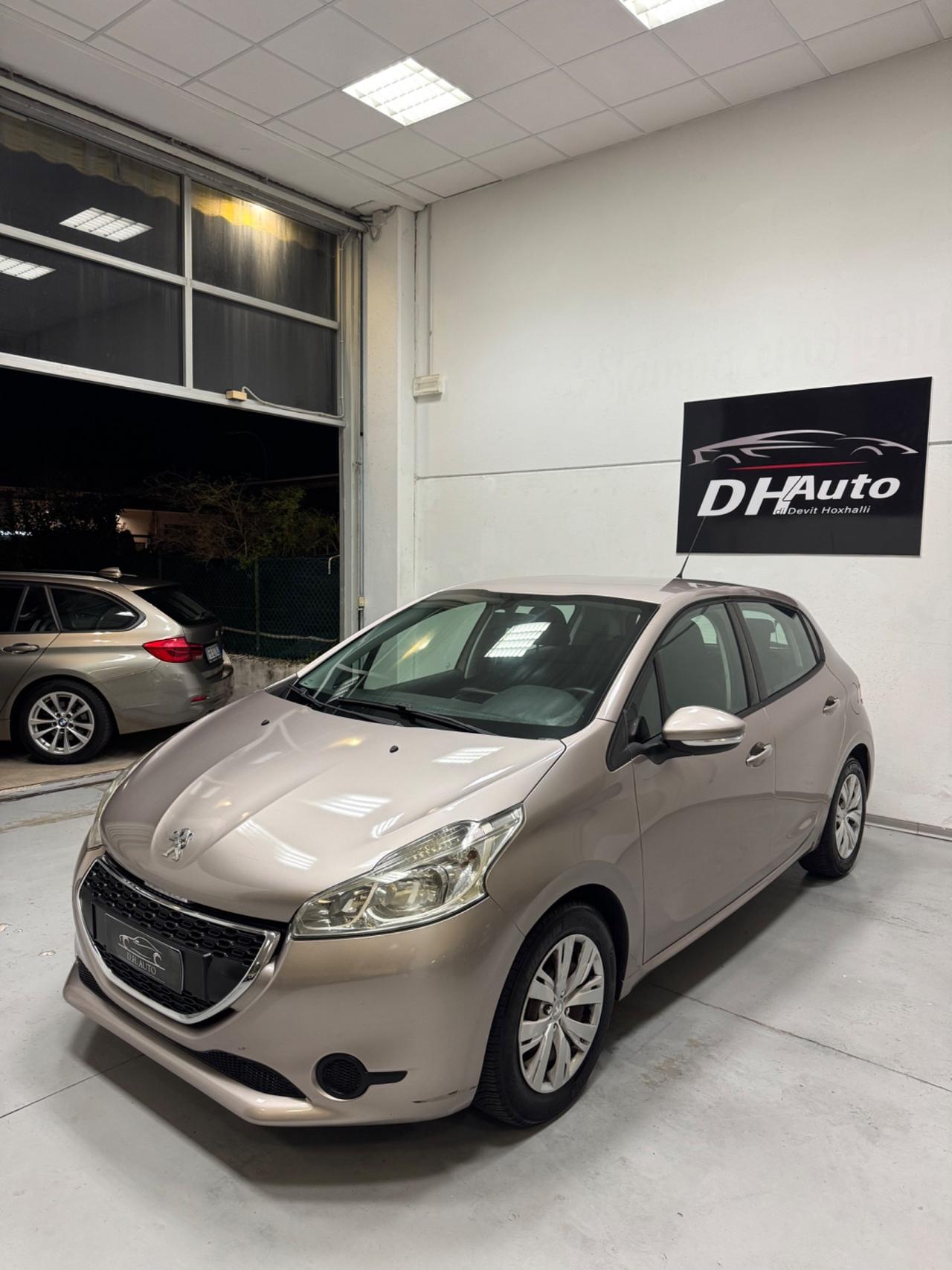 Peugeot 208 1.4 HDi 68 CV 5 porte Allure