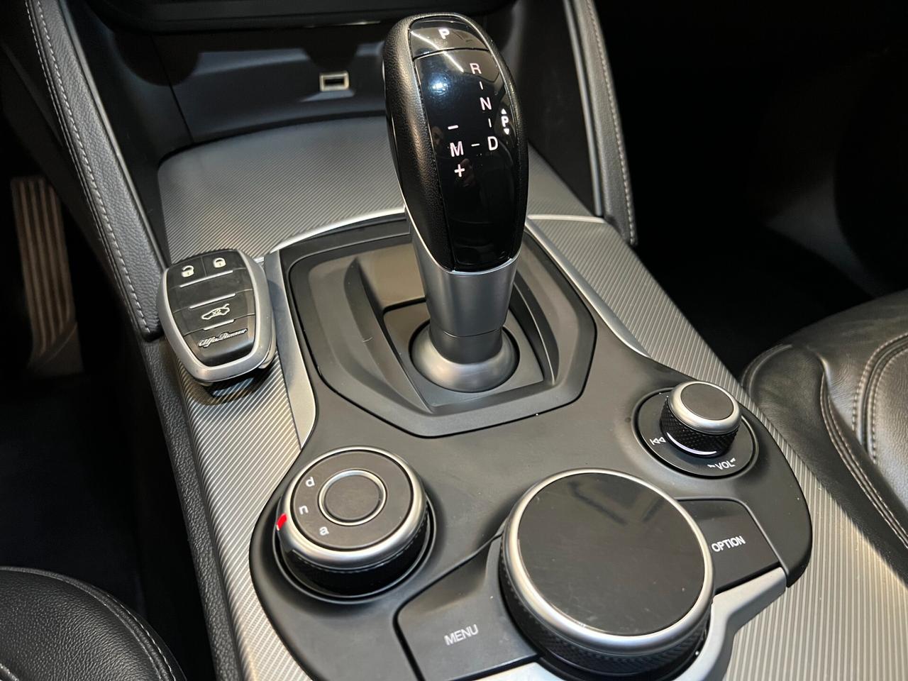 Alfa Romeo Stelvio 2.2 Turbodiesel 180 CV AT8 RWD Super