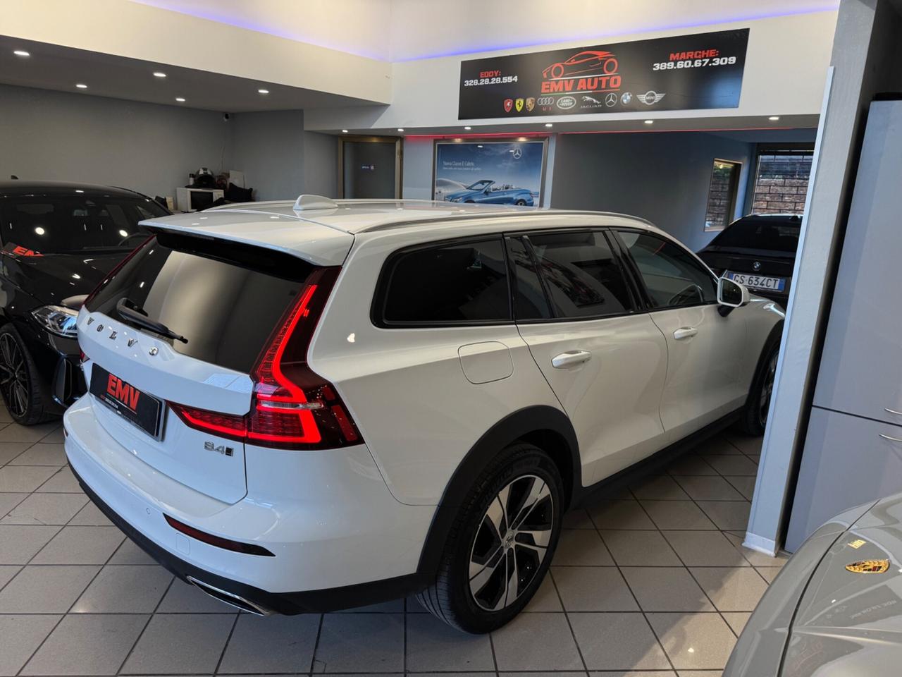 Volvo V60 Cross Country V60 Cross Country B4 (d) AWD automatico Ultimate