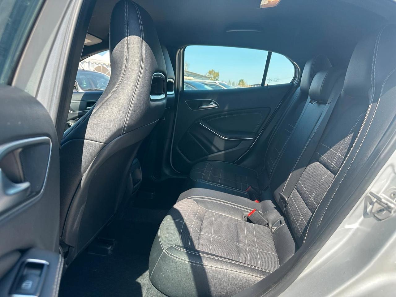 Mercedes GLA 220 4Matic Automatica