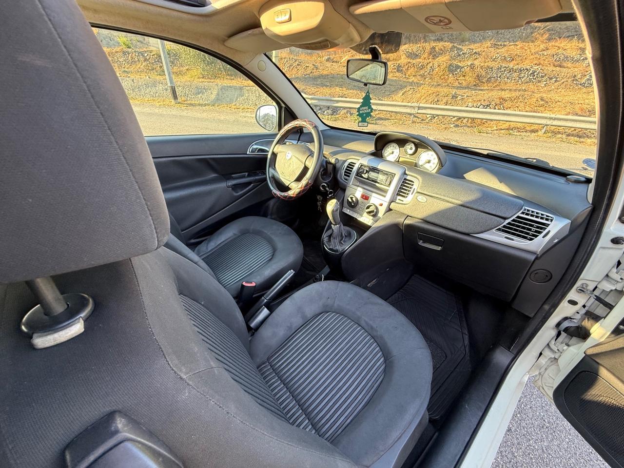 LANCIA YPSILON 1.3 MJT 75 CV PLATINUM