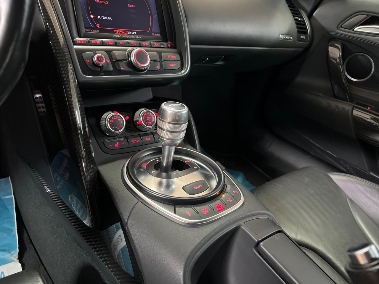 Audi R8 4.2 V8 FSI quattro R tronic Carbon