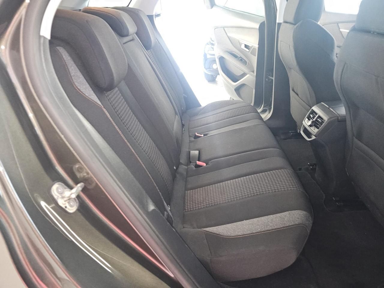 Peugeot 3008 BlueHDi 130 S&S Allure