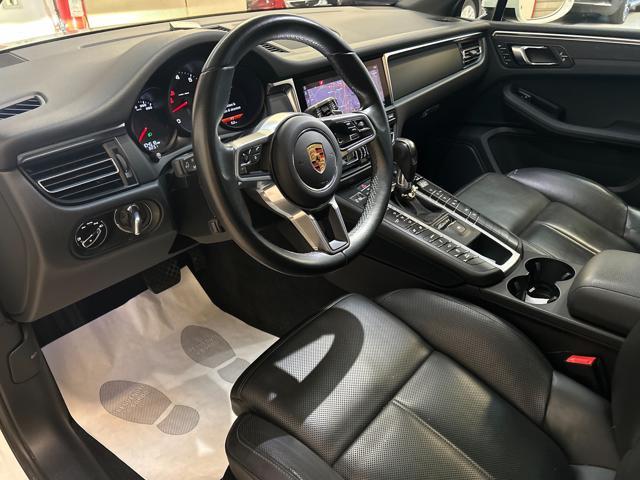 PORSCHE Macan 2.0