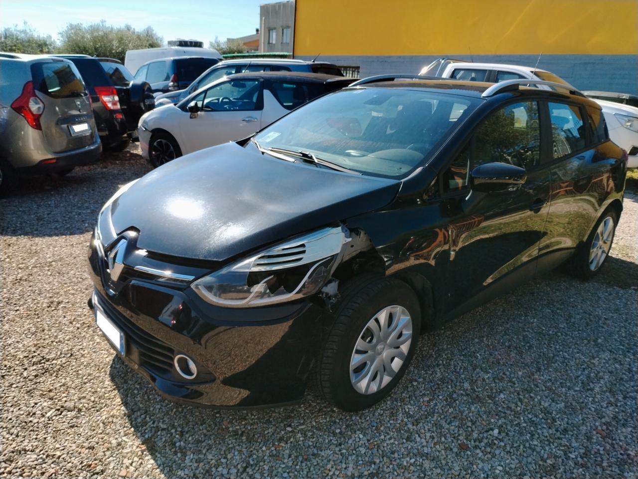 Renault Clio Sporter 1.5 dCi Incidentata