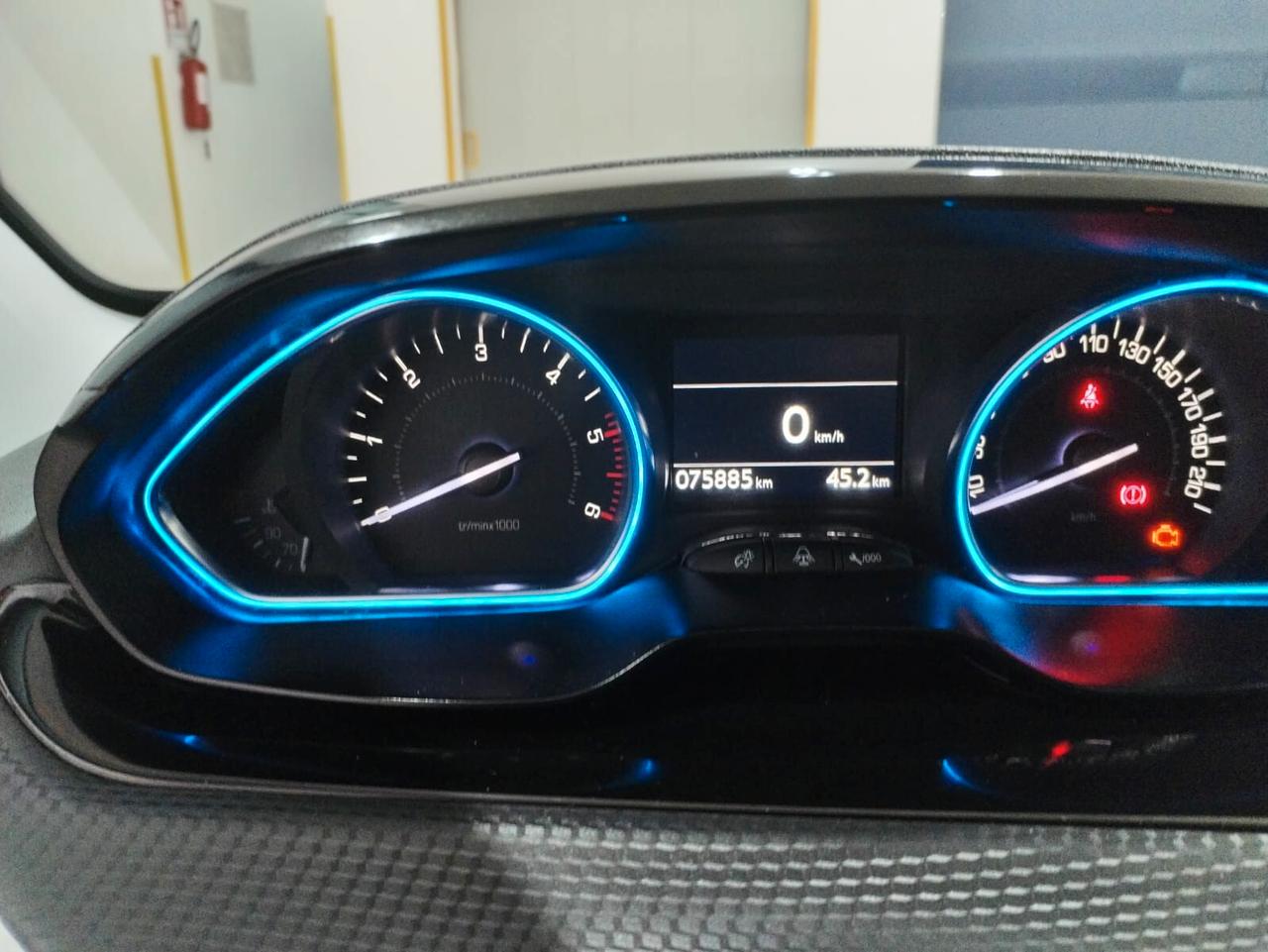 Peugeot 2008 BlueHDi 100 Allure