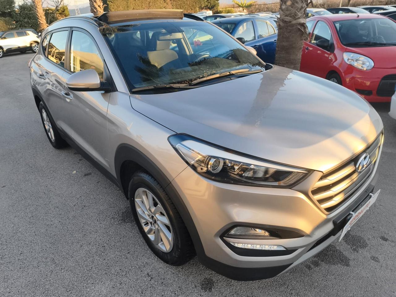 HYUNDAI TUCSON 1.6CRDI 116CV XTECH TETTO APRIBILE