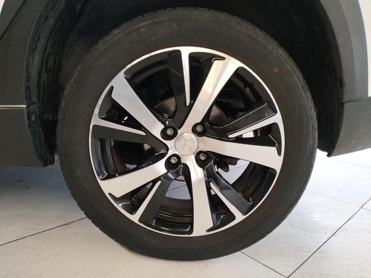 Peugeot 2008 BlueHDi 120 S&S Allure