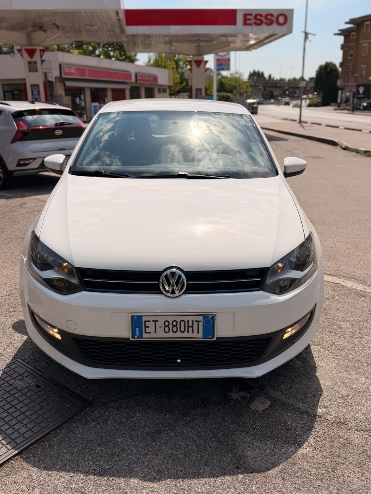 Volkswagen Polo 1.2 70 CV neopatentati gancio traino 2014