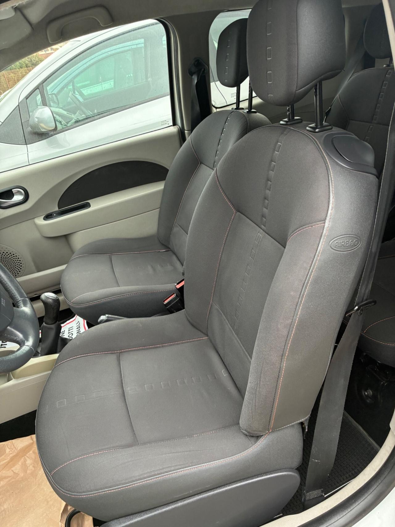 Renault Twingo 1.5 dCi 65CV Initiale