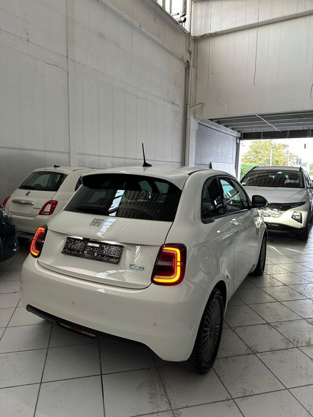 FIAT 500e Berlina 42 kWh Icon +