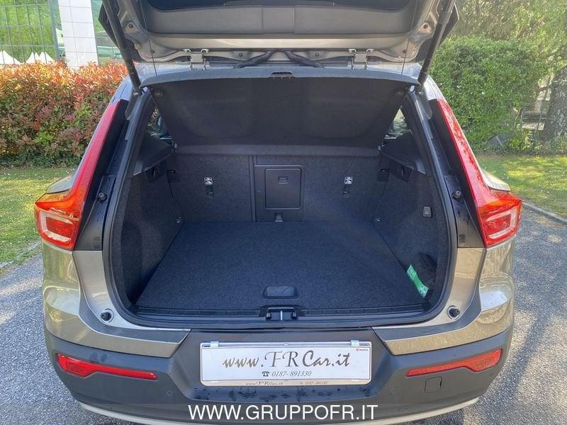 Volvo XC40 B4 AWD Geartronic Momentum Pro