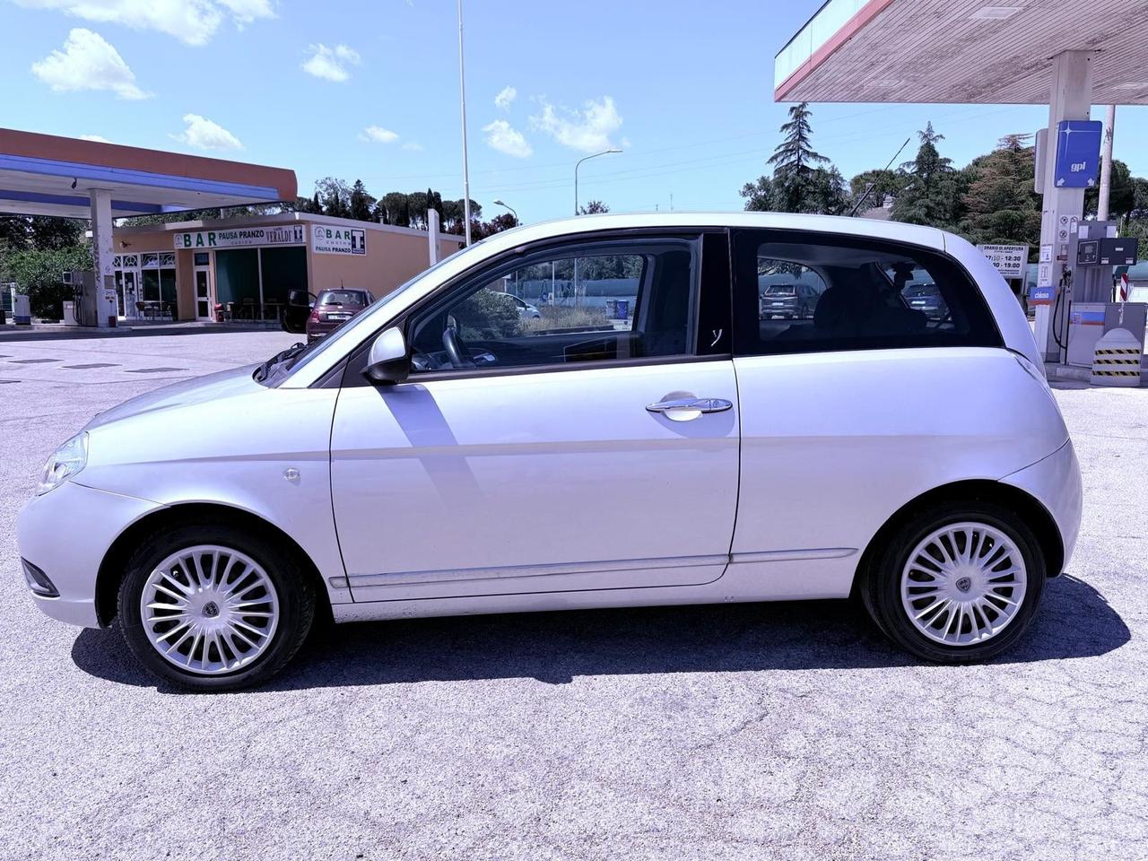 Lancia Ypsilon 1.2 GPL Ok neopatentati