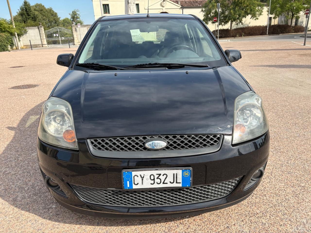 Ford Fiesta 1.4 TDCi 5p. Neo patentati