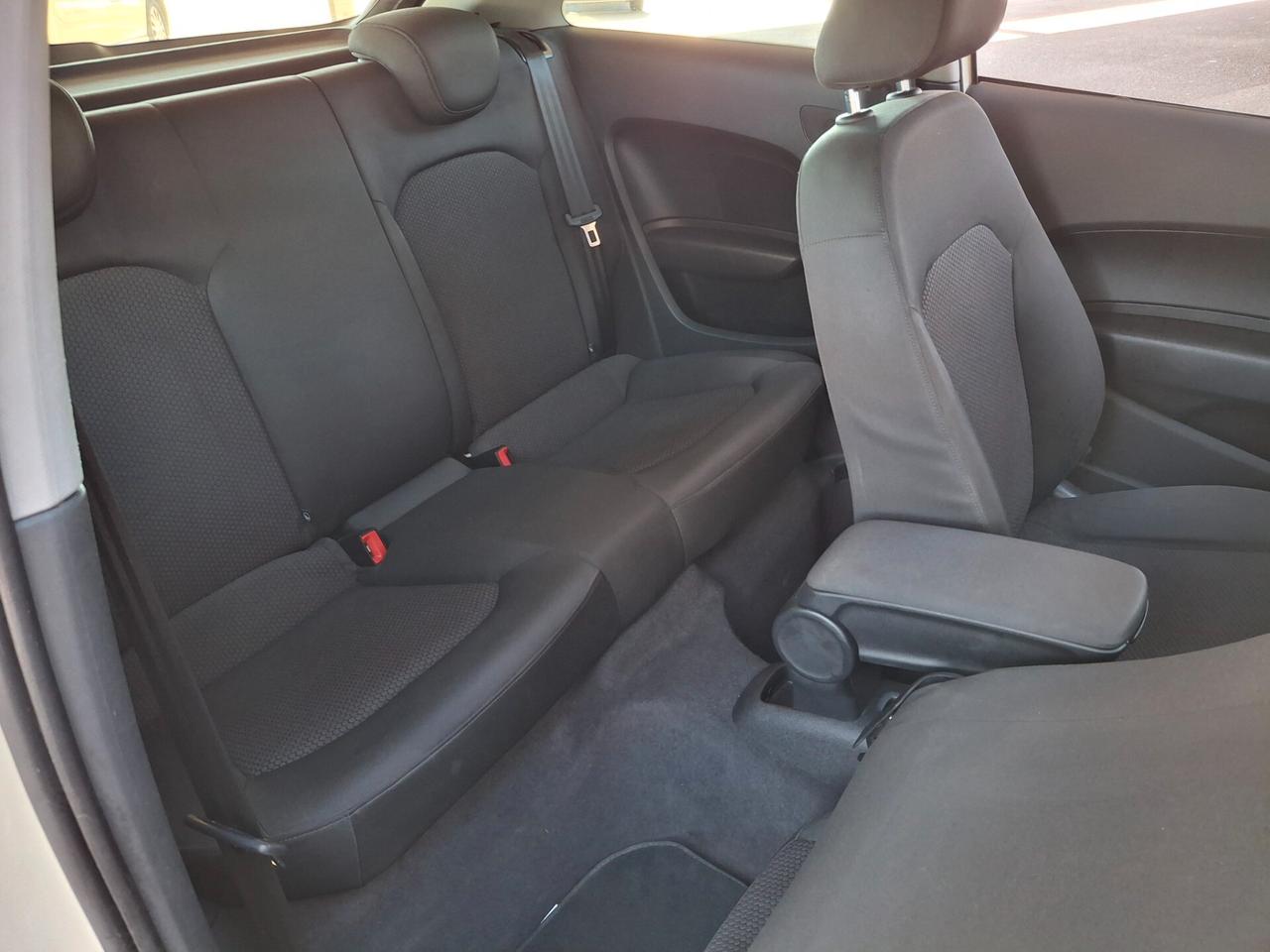 Audi A1 1.6 TDI Attraction-DIESEL-