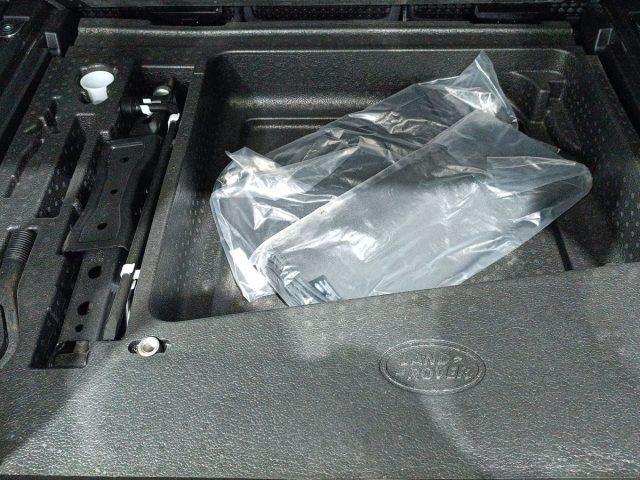 LAND ROVER Defender 110 3.0D I6 250 CV AWD Auto SE