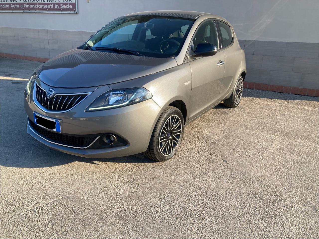 Lancia Ypsilon 1.0 FireFly 5 porte S&S Hybrid Gold