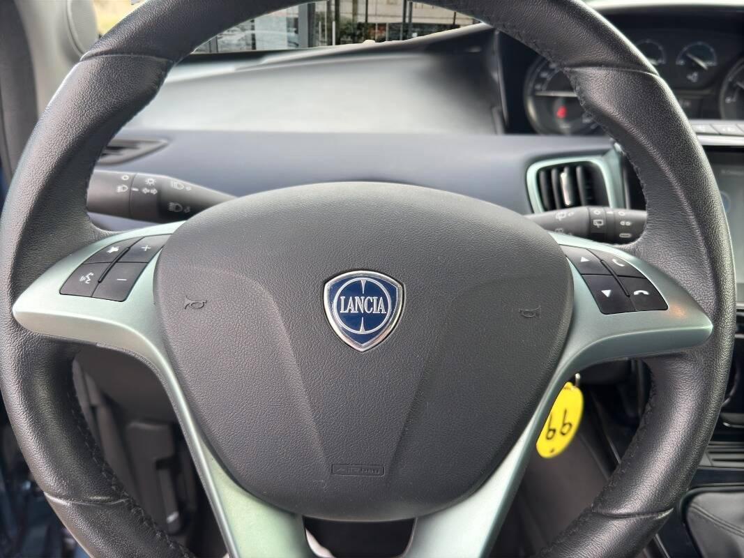 Lancia Ypsilon III 1.0 firefly hybrid 70cv CarPlay