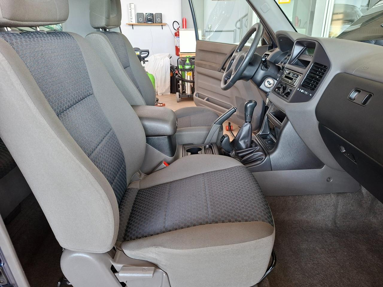 Mitsubishi Pajero 2.5 TDI 3p. GLS1 Autocarro