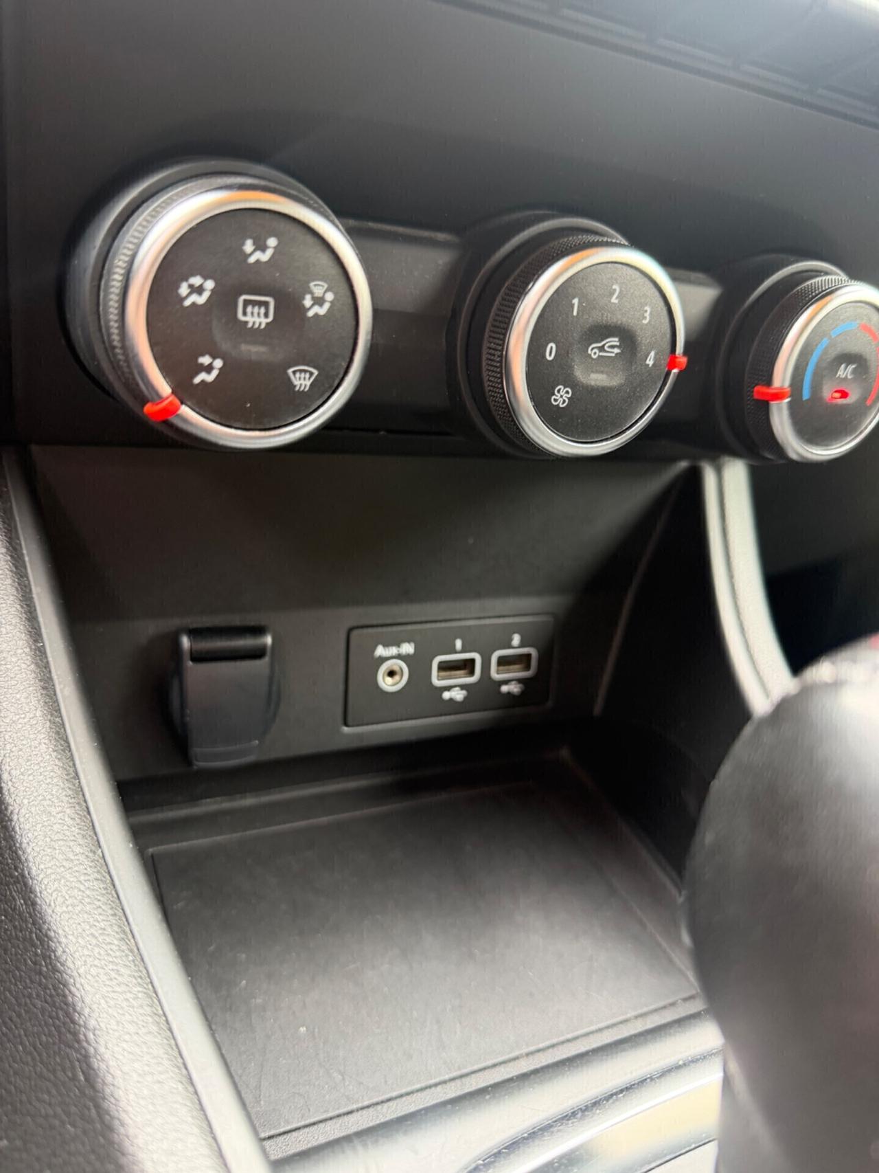 Renault Captur Mild Hybrid 140 CV Techno