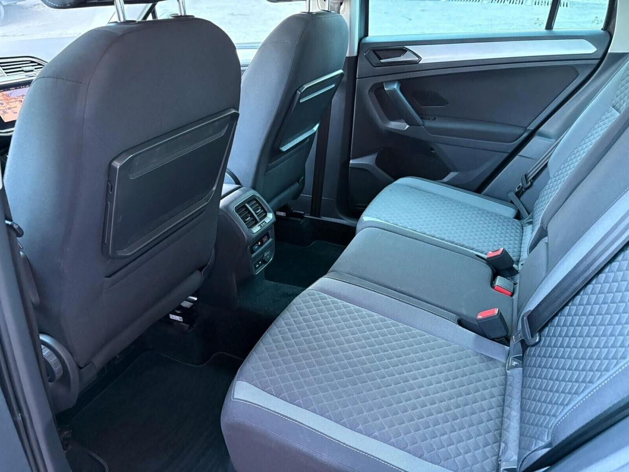 Volkswagen Tiguan 2.0 TDI SCR DSG Business BlueMotion Technology