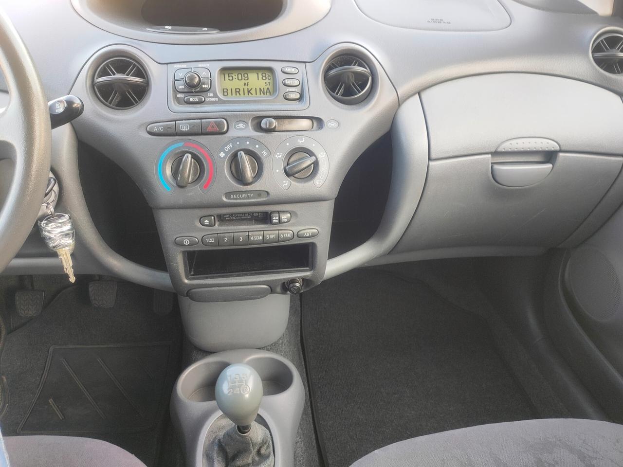 Toyota Yaris 1.0i 16V cat 5 porte