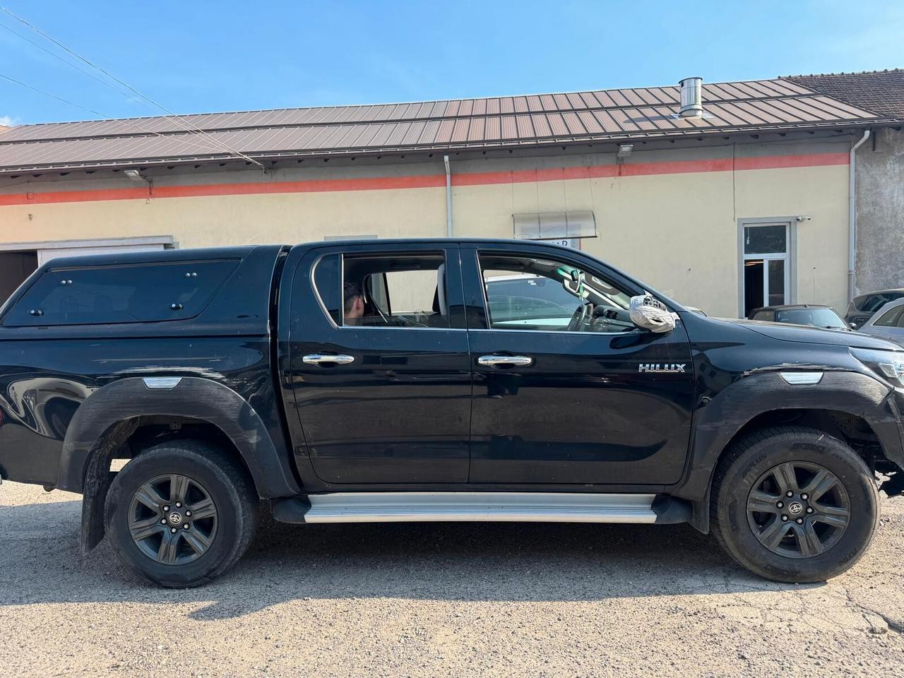 Toyota Hilux 2.4 D-4D 4WD 4 porte Double Cab Executive