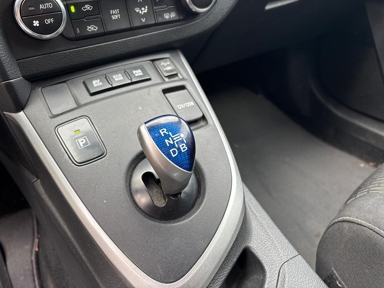 Toyota Auris Touring Sports 1.8 Hybrid Lounge