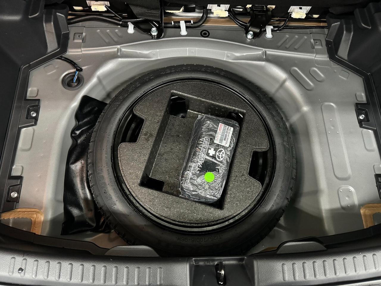 Yaris 1.5Hybrid Busines NAVI TELECAMERA BELLA