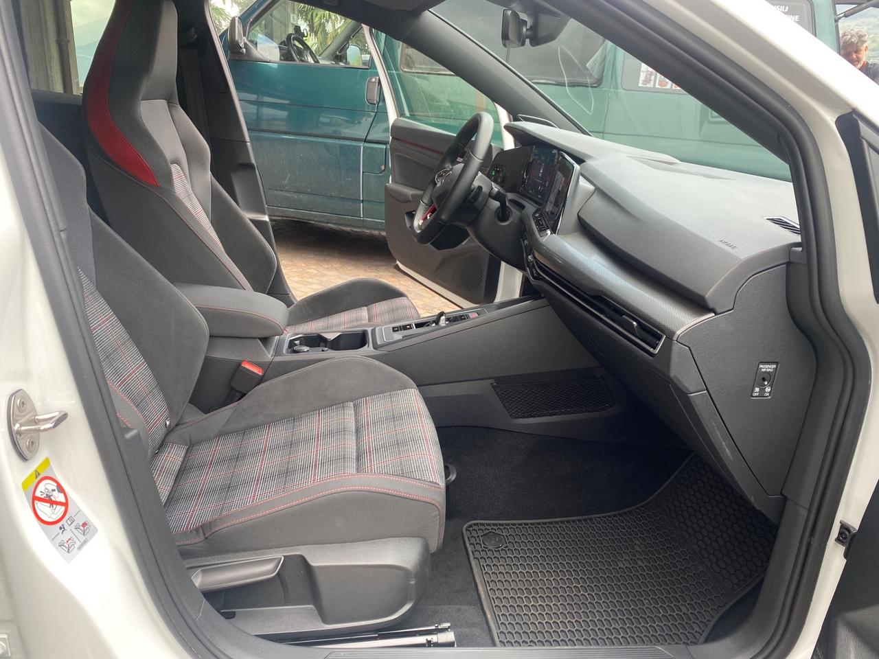 Volkswagen Golf GTI 2.0 TSI DSG 19” IQ-LIGHT DCC