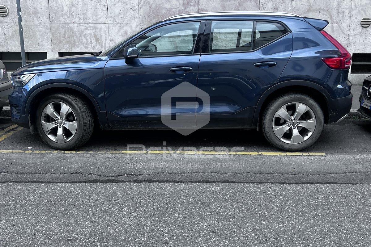 VOLVO XC40 T3 Geartronic Momentum Pro