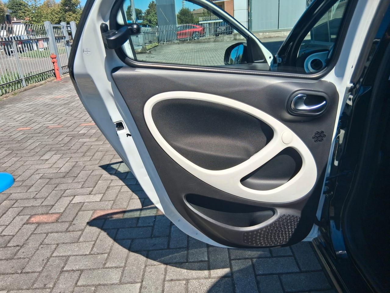 Smart forfour 1.0 Passion 71cv >> Carrozzeria a Nuovo !!