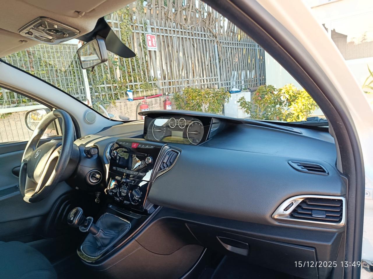 Lancia Ypsilon 0.9 TwinAir 85 CV 5 porte Metano Ecochic Gold