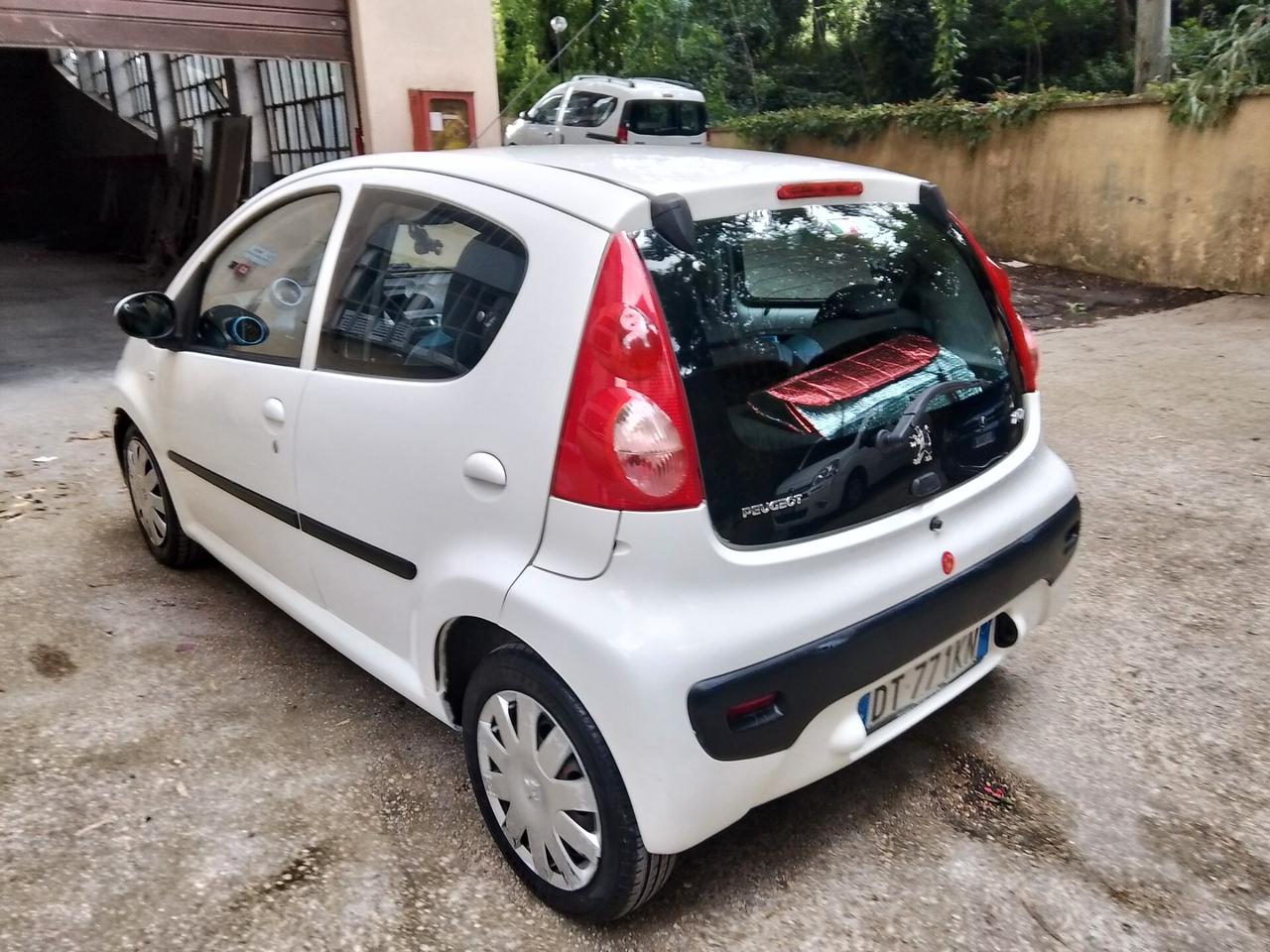 Peugeot 107 1.0 68CV 5p. Sweet Years