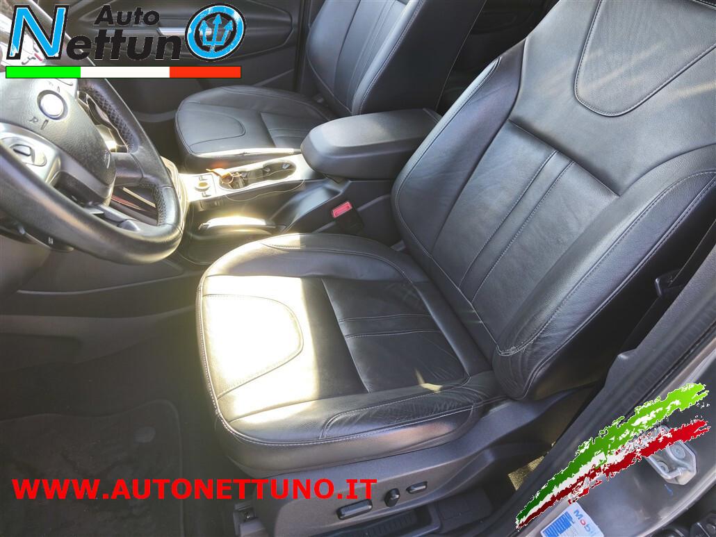 Ford Kuga 2.0 TDCI 140 CV 4WD Powershift Titanium