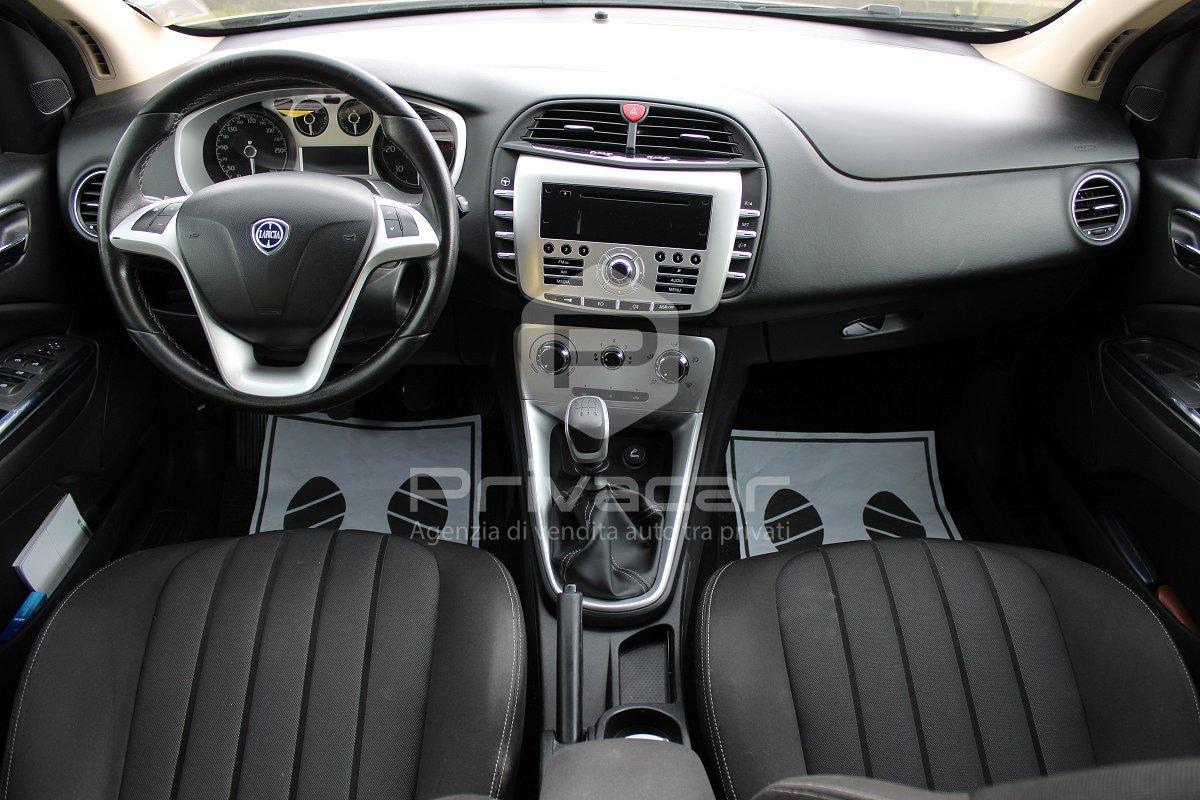 LANCIA Delta 1.6 MJT DPF 105 CV Silver