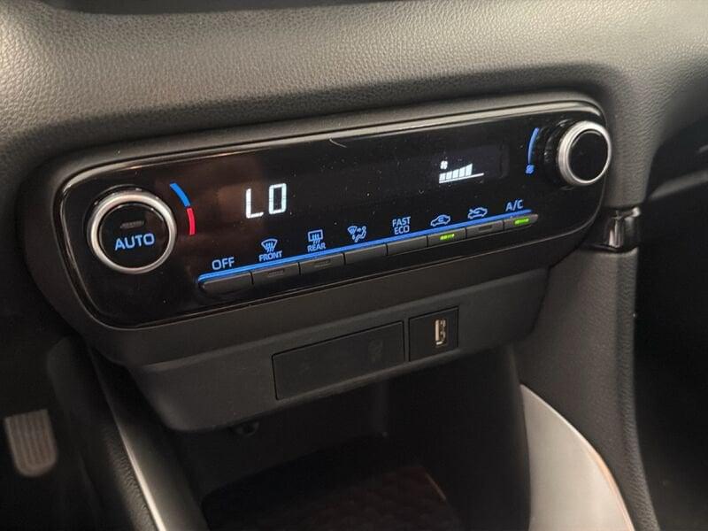 Toyota Yaris Hybrid Trend MY22