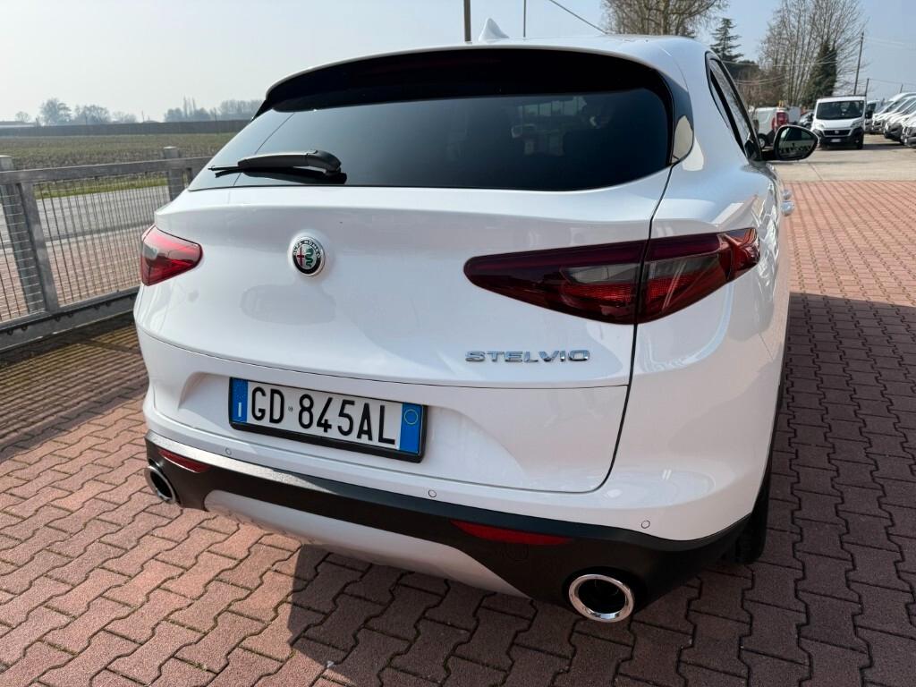 Alfa Romeo Stelvio 2.2 Turbodiesel 160 CV AT8 RWD Super