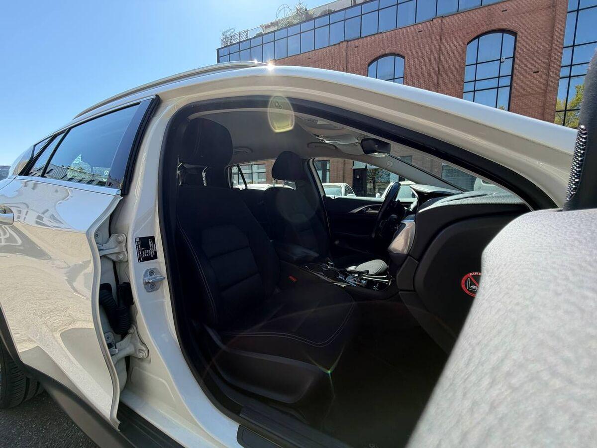 Infiniti QX30 2.2d Premium awd dct