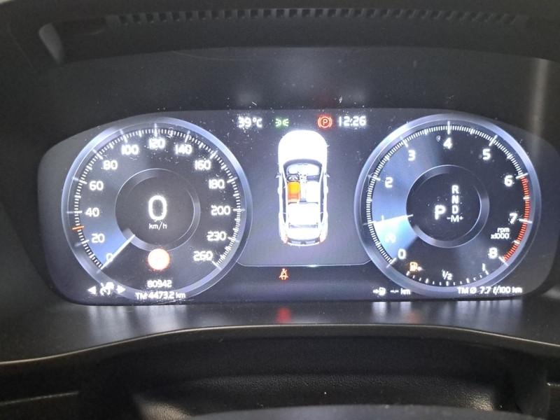 VOLVO XC40 T2 AUTOMATICO BUSINESS SUV