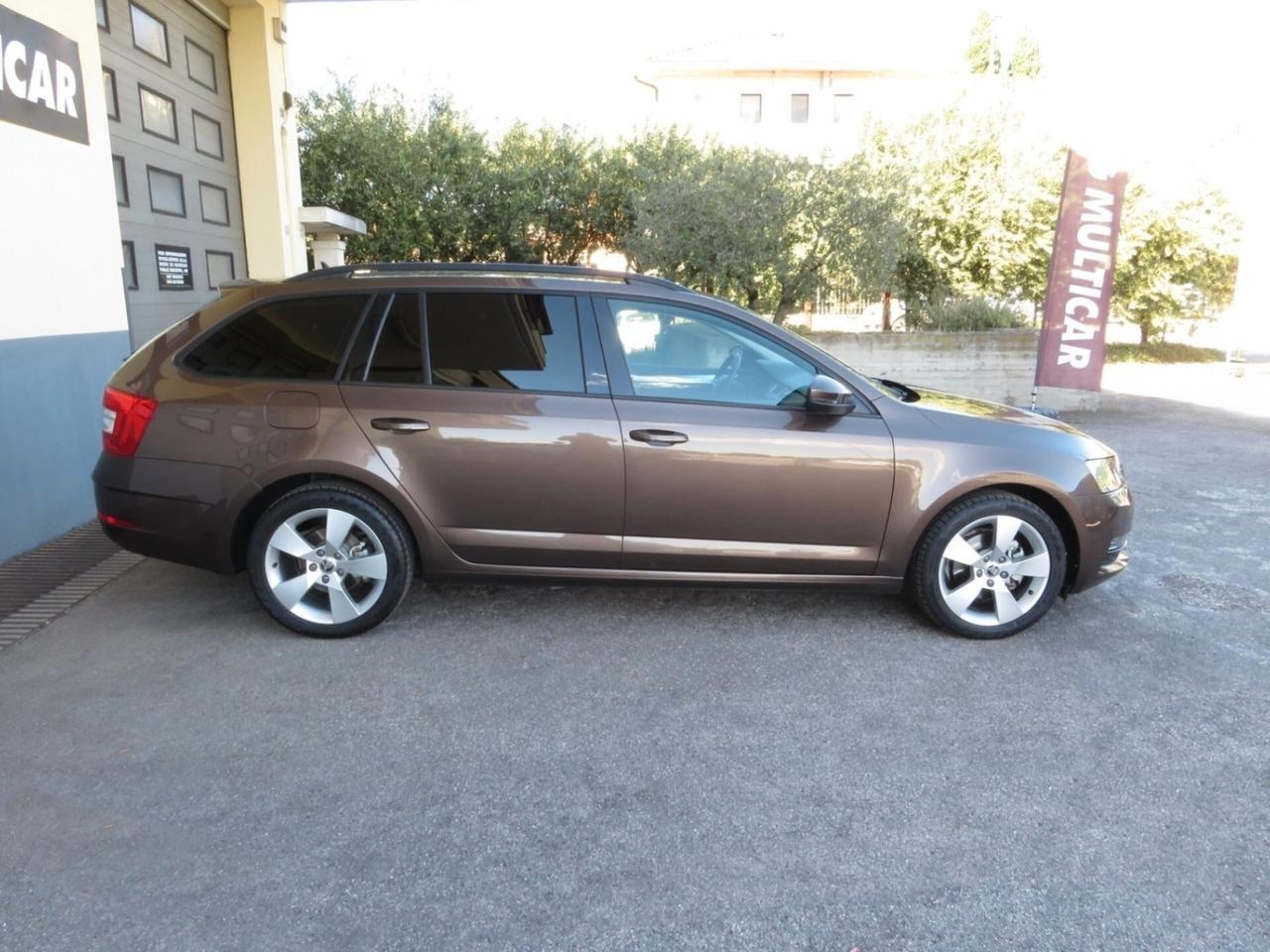 Skoda Octavia 1.6 tdi Executive 4x4 115cv 6m. sens ant/post-retrocam/navi