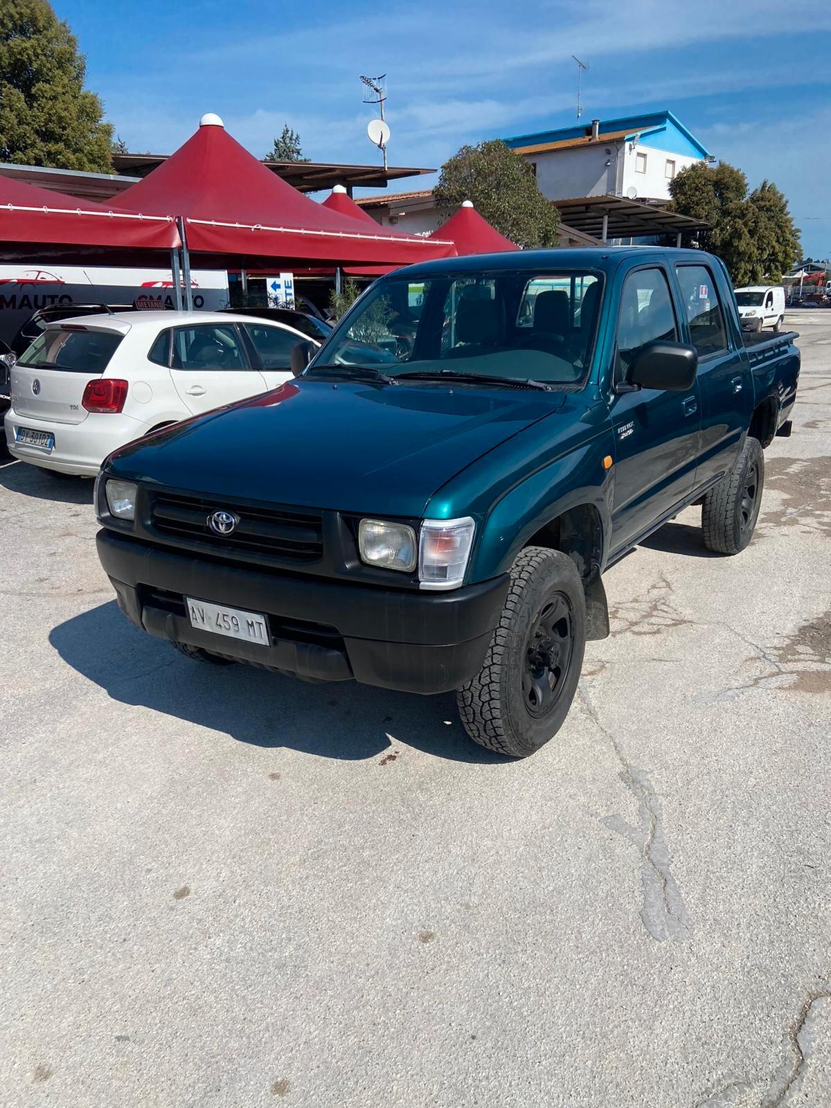 TOYOTA HILUX 2.4 TD 4WD 4p. DOPPIA CABINA DLX