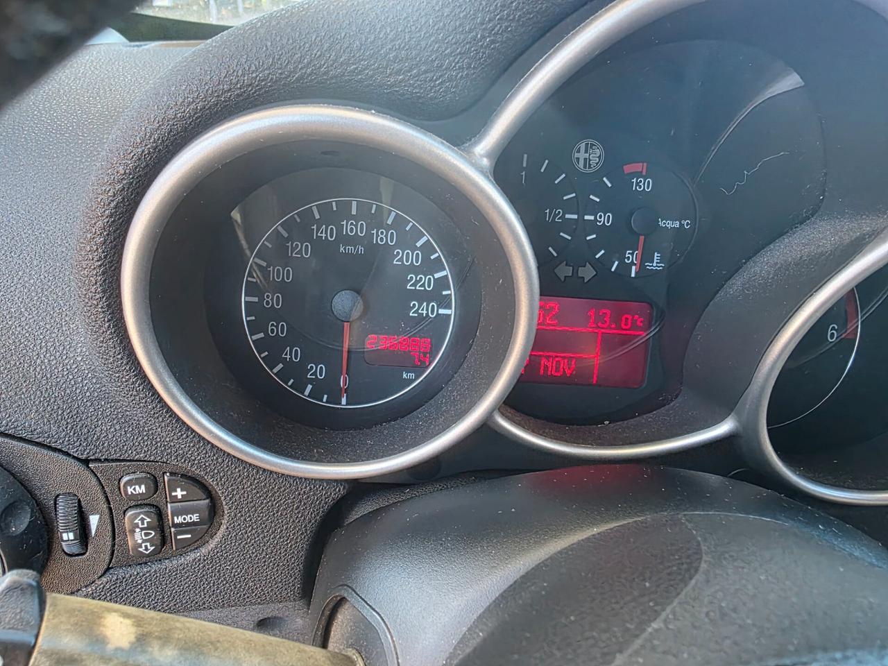 Alfa Romeo 147 1.9 JTD (115 CV) cat 3p. Distinctive