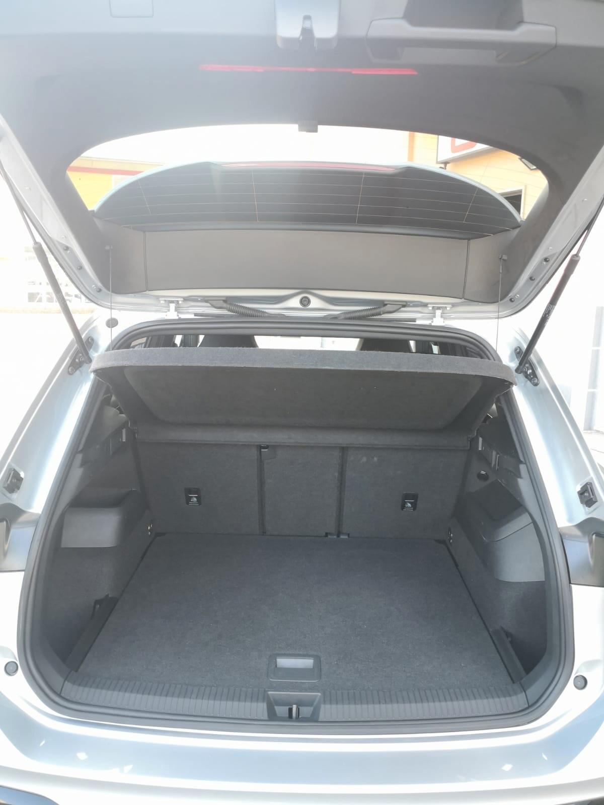 Volkswagen Tiguan 2.0 TDI 150 CV DSG R-Line ***GARANZIA VW***