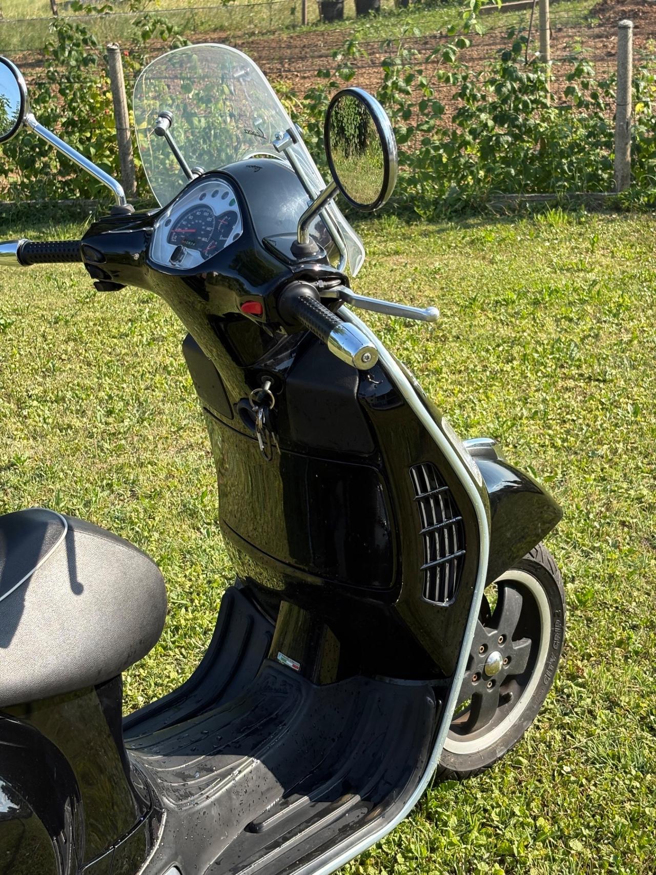 Piaggio Vespa 300 GTS - 2010
